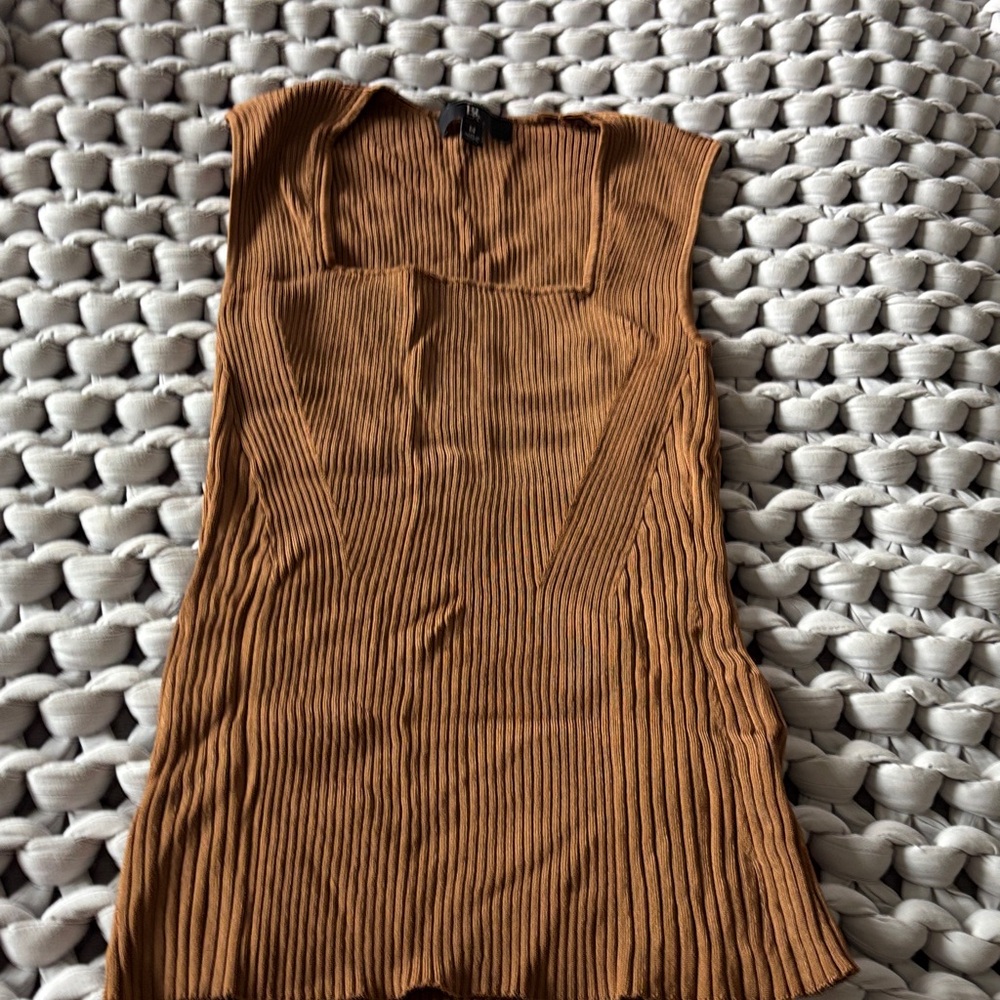 Banana Republic Ribbed Knit Top in Brown